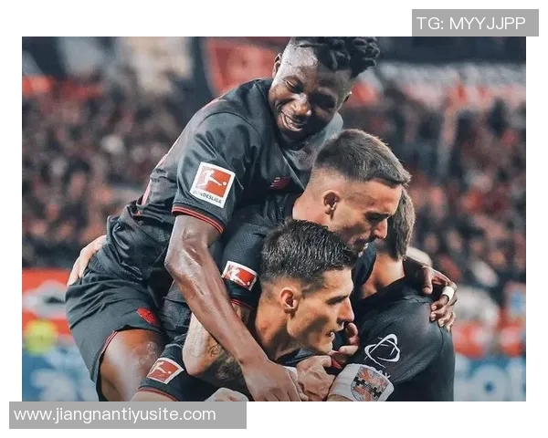 拜仁官方推特发布德甲对阵斯图加特海报基米希与卡尔共同亮相 拜仁官方推特发布德甲对阵斯图加特海报基米希与卡尔共同亮相